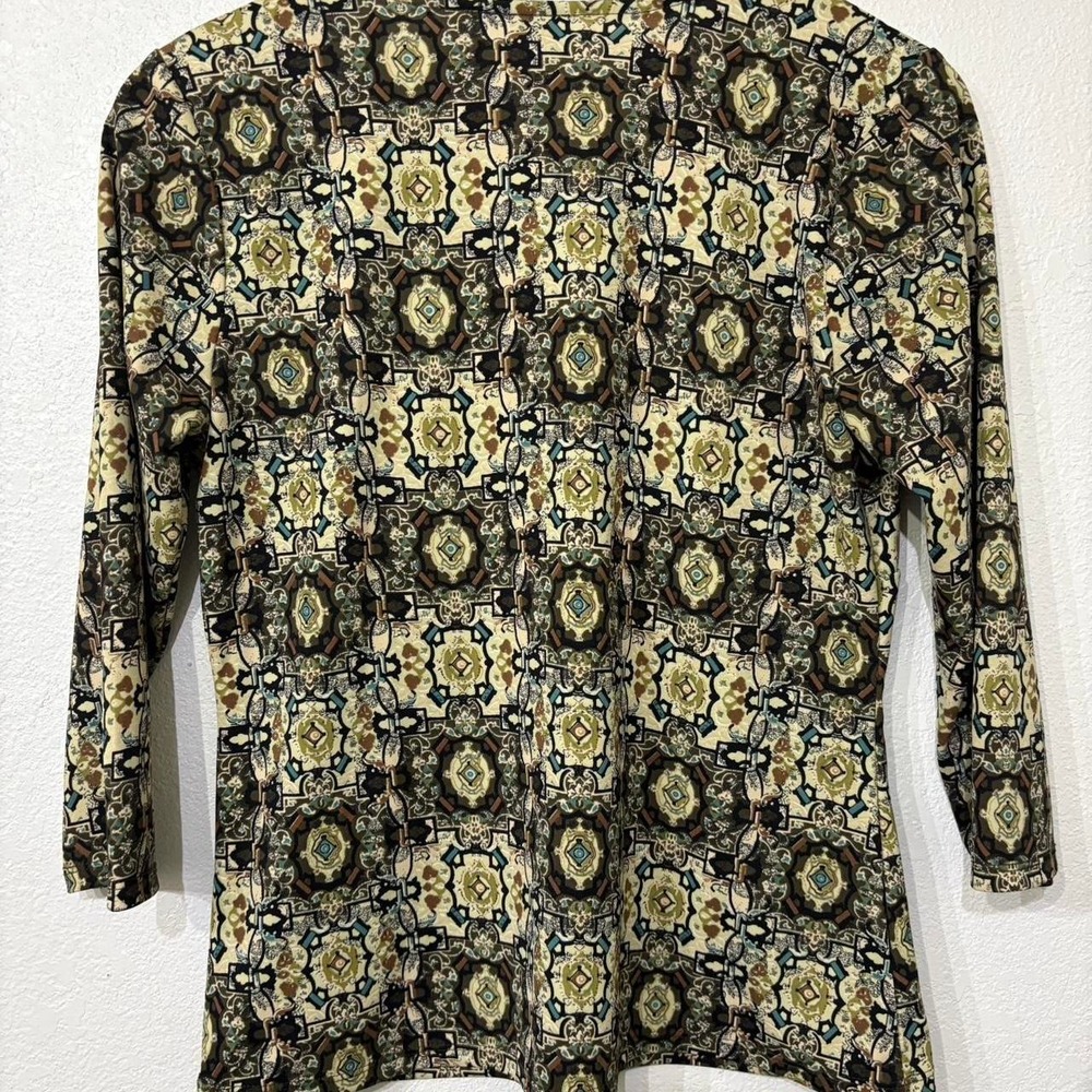 Black and green floral print blouse with 3/4 sleeves - Picture 2 of 3